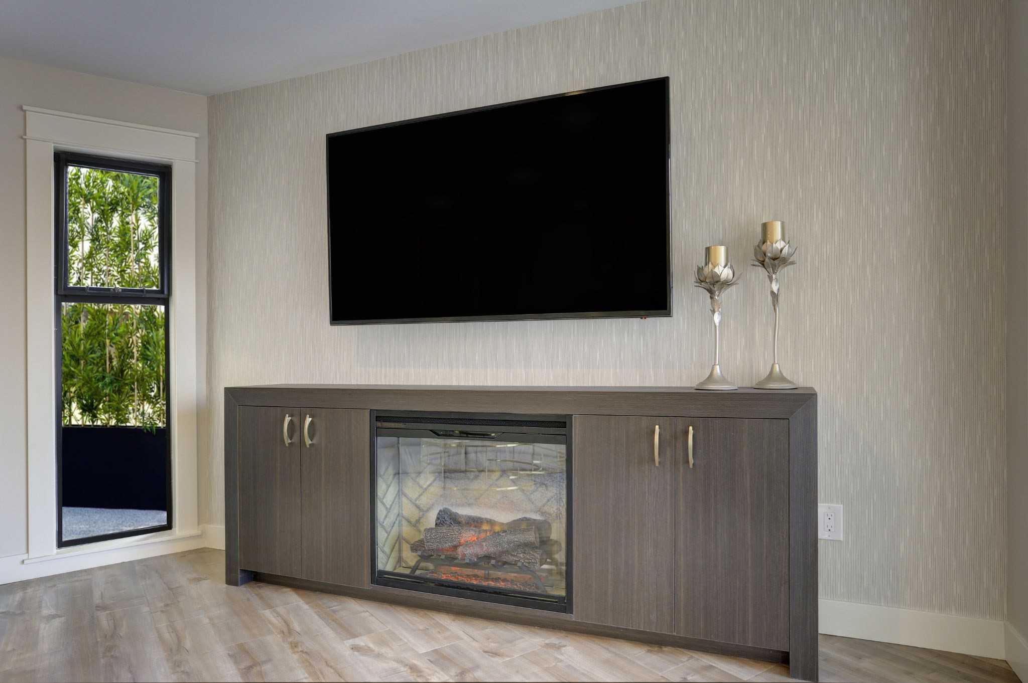ᑕ ᑐ What to Consider Before Mounting a TV above a Fireplace